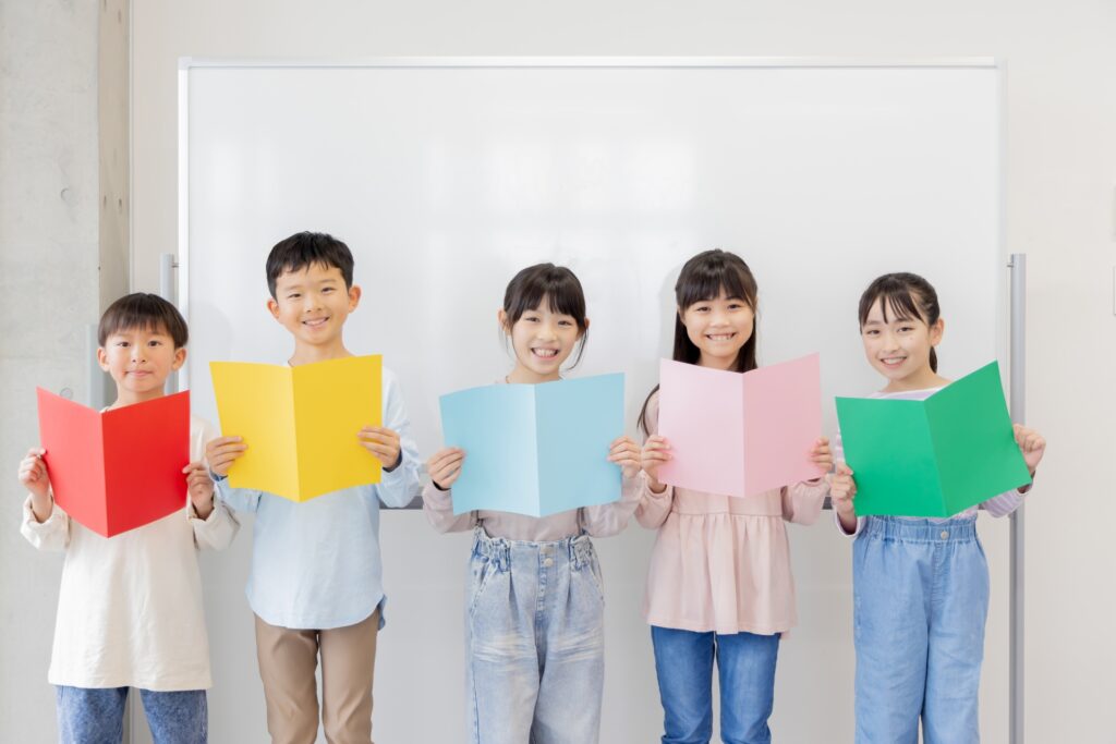 グループオーディションを受ける小学生の子どもたち