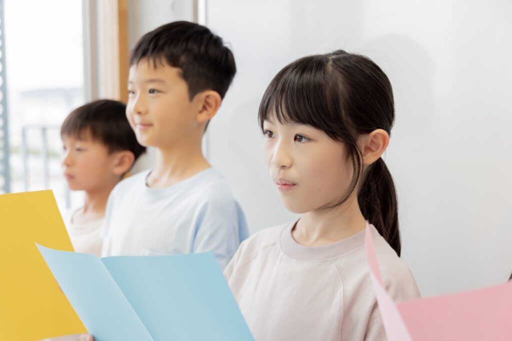 グループオーディションに臨む小学生